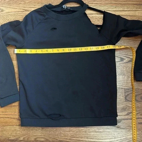 TOV Los Angeles Ripped Cold Shouder Sweatshirt Black Size 38 Small - Picture 6 of 7